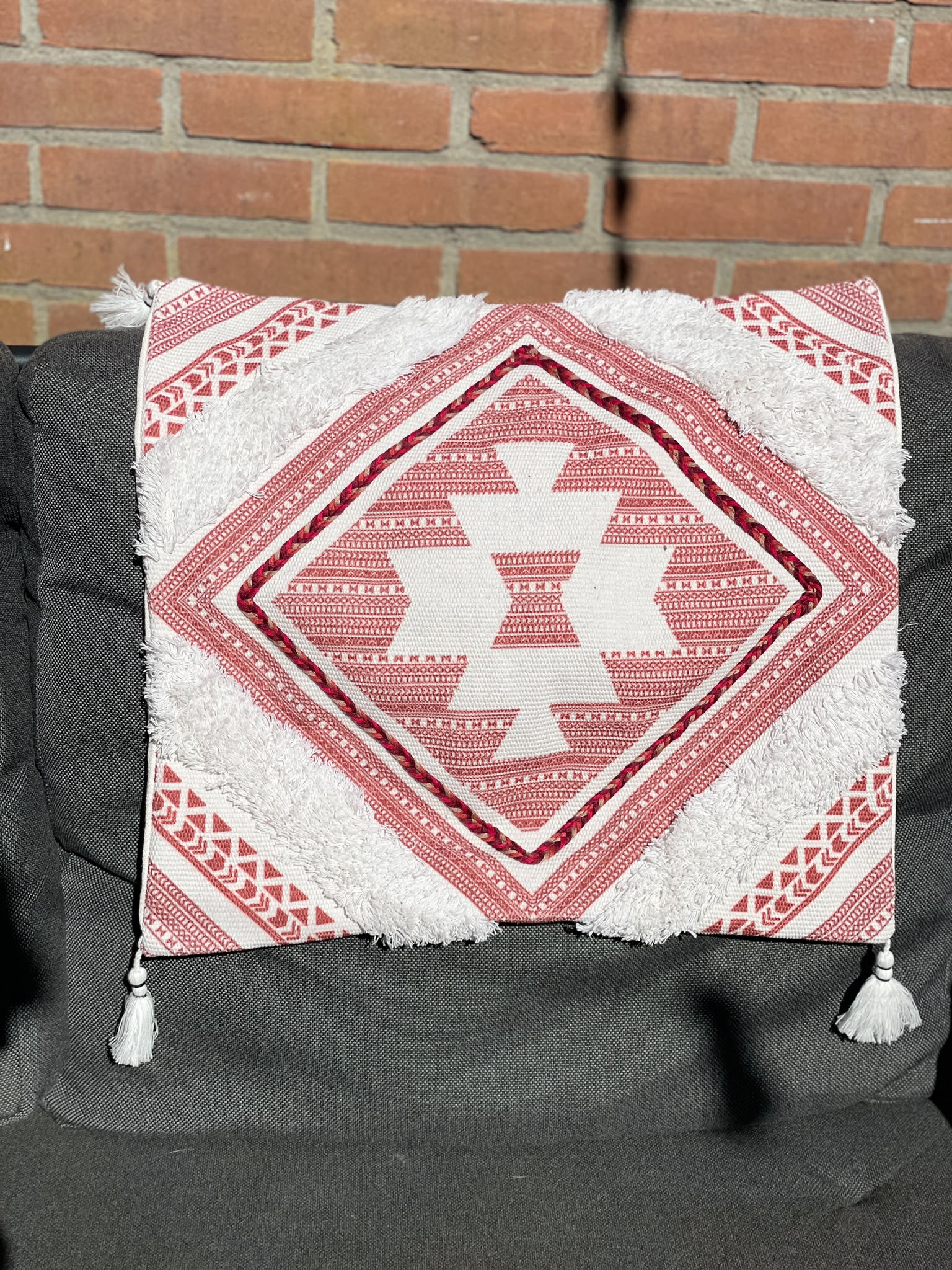 Rood witte kussenhoes uit Irak